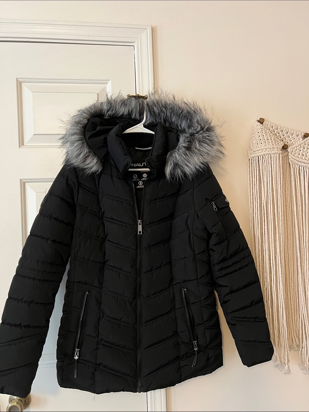 NWOT Nautica Ladies' Puffer Water Resistant with Faux Fur Hood SIZE M